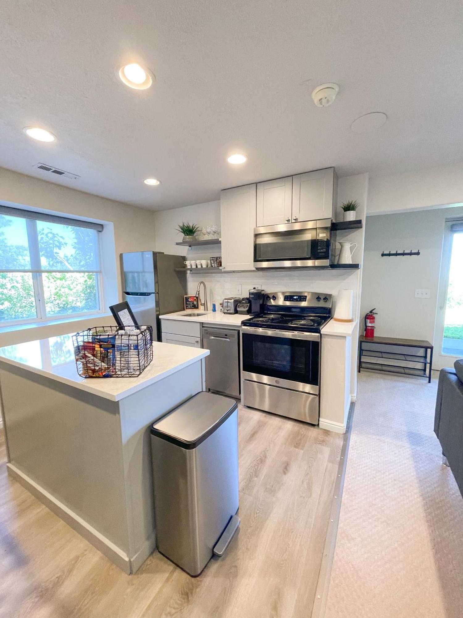 Apartment View Retreat 2 Bedroom 1 B Draper