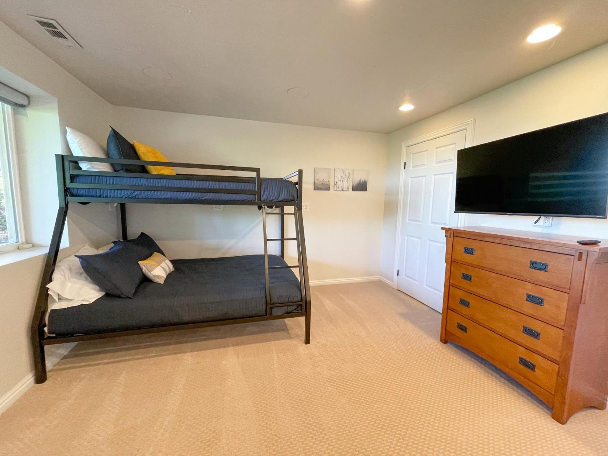 View Retreat 2 Bedroom 1 B Apartment