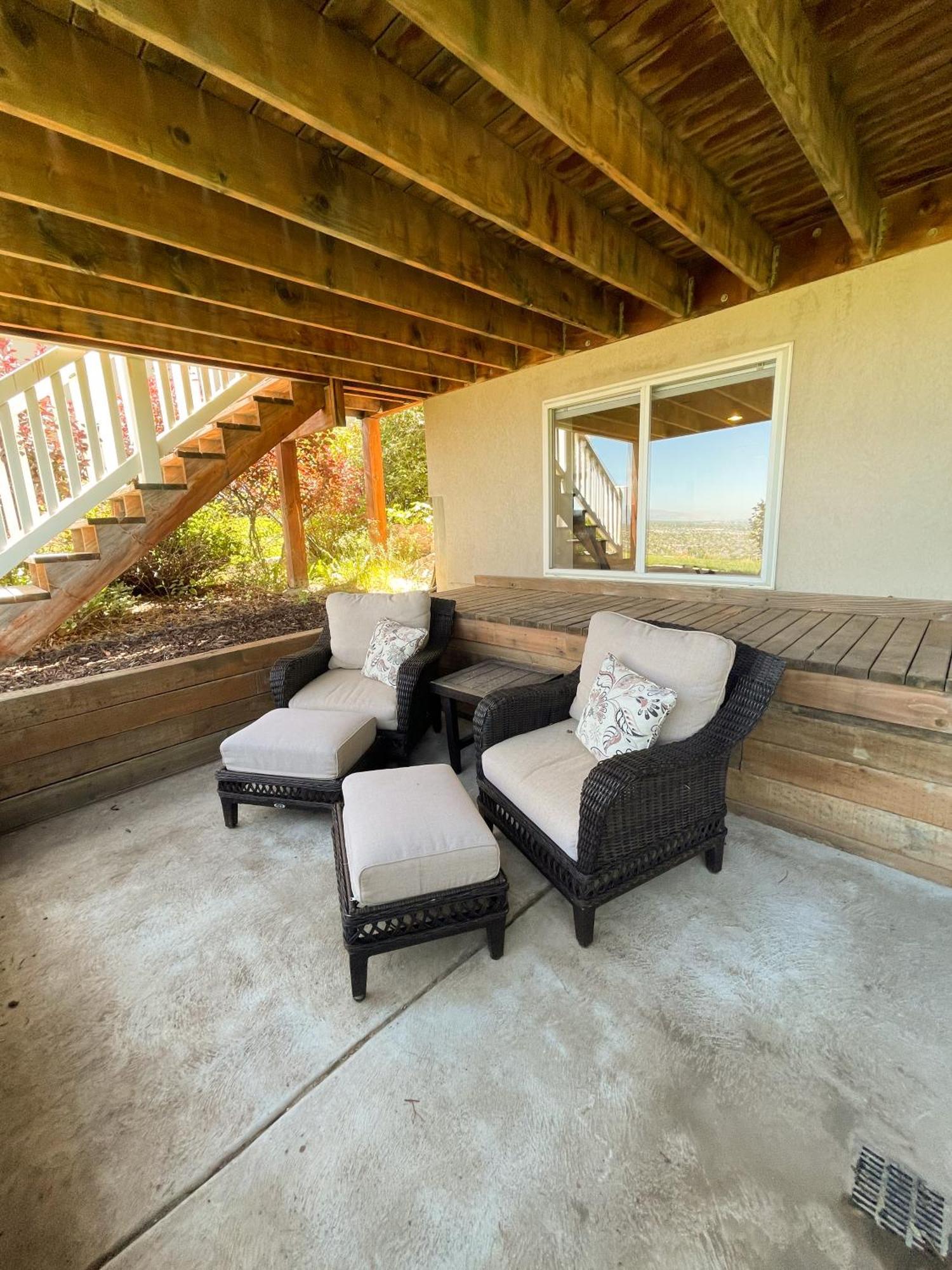 View Retreat 2 Bedroom 1 B Apartment